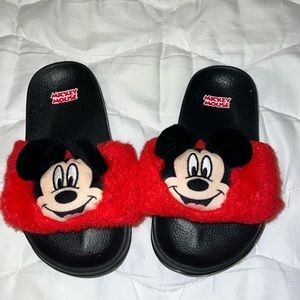 Size 9/10 Mickey Mouse slipper